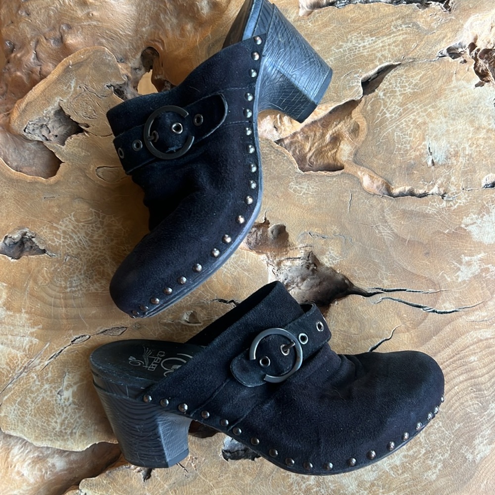 Dansko Nadine Black Slouchy Suede Heeled Clogs Size 38 Oversized Buckle + Studs
